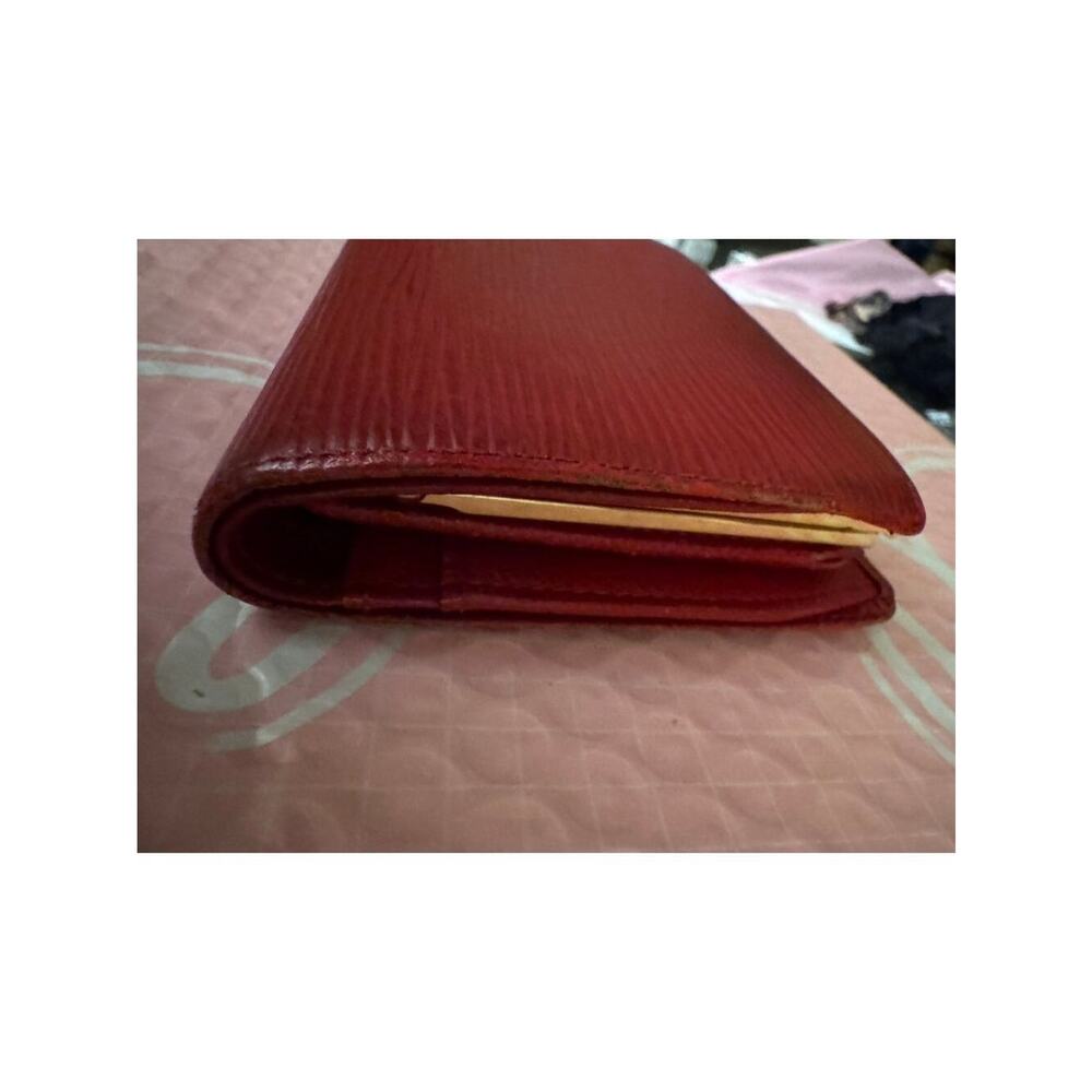 Louis Vuitton Castilian Red Epi Porte Monnaie Billets Viennois Wallet - Picture 5 of 16